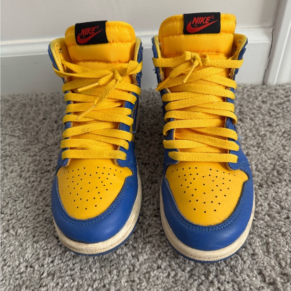 Jordan 1 mid youth size 3y